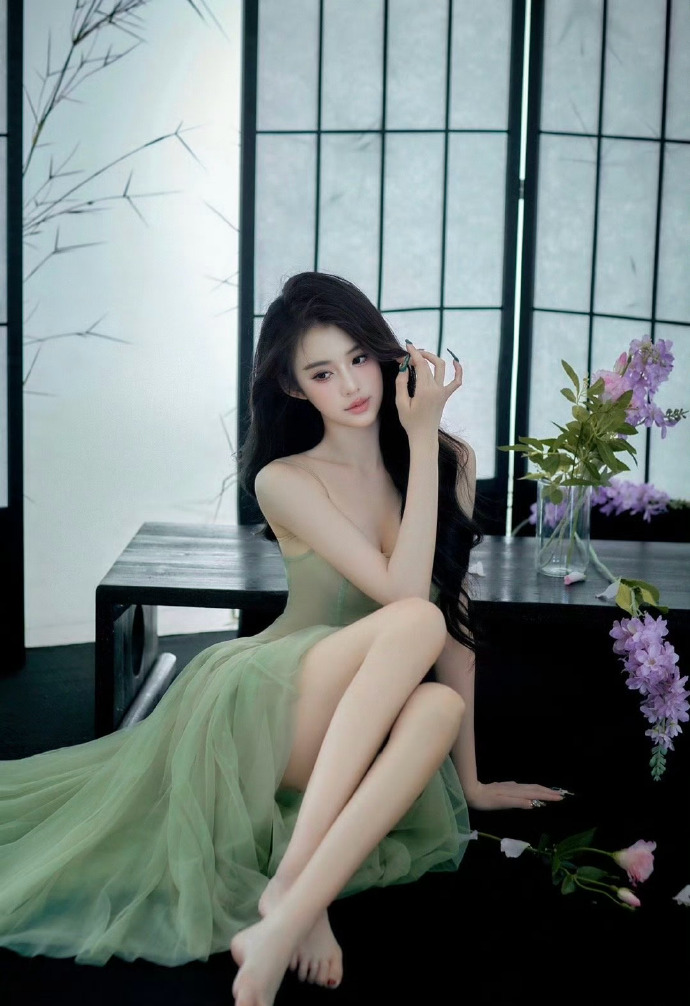 黄果漫剧《纸鸢与海》竖版海报